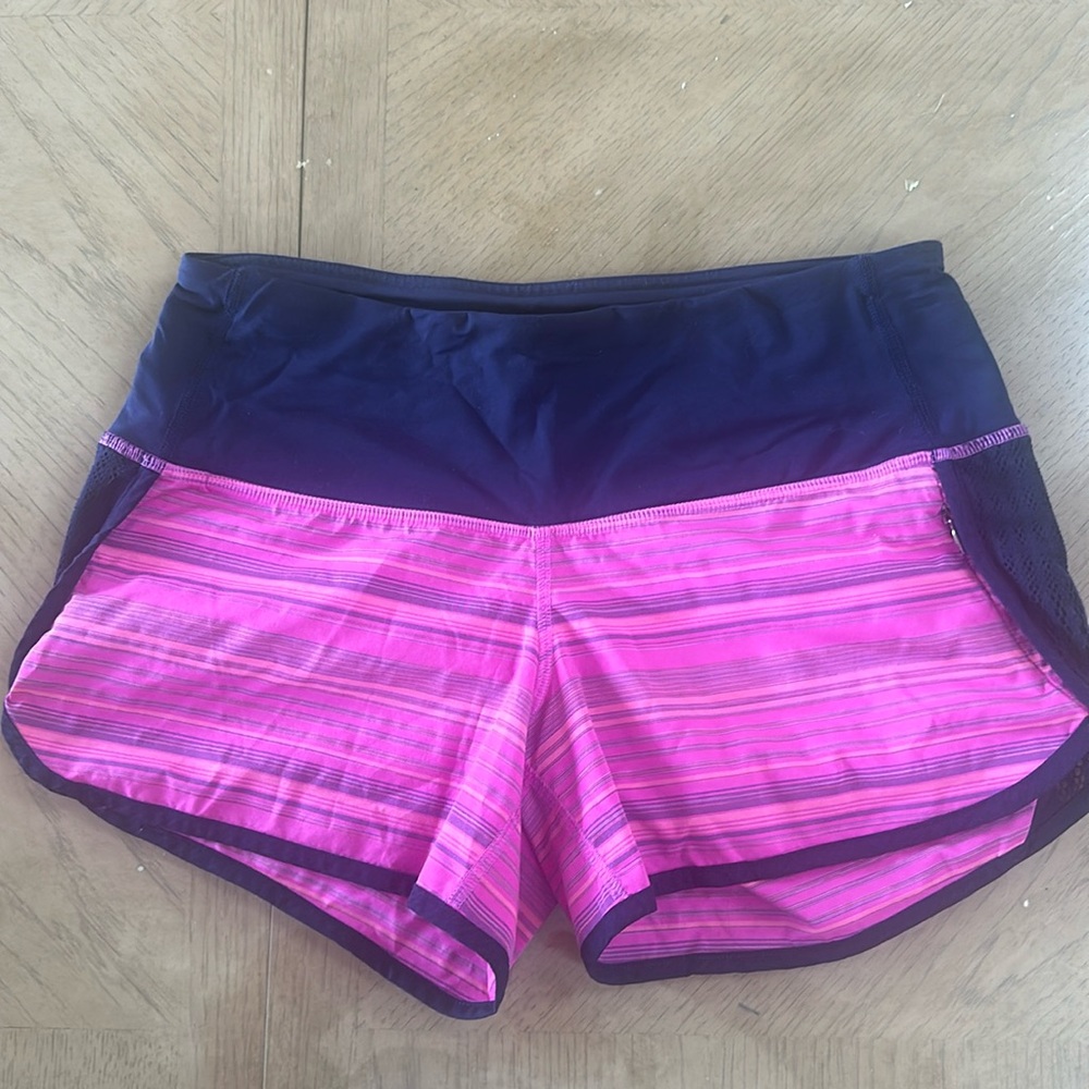 Lululemon running short like new